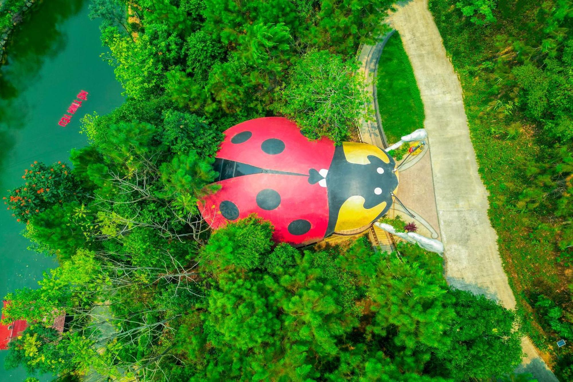 ホテル Meddom Park Cao Phong エクステリア 写真